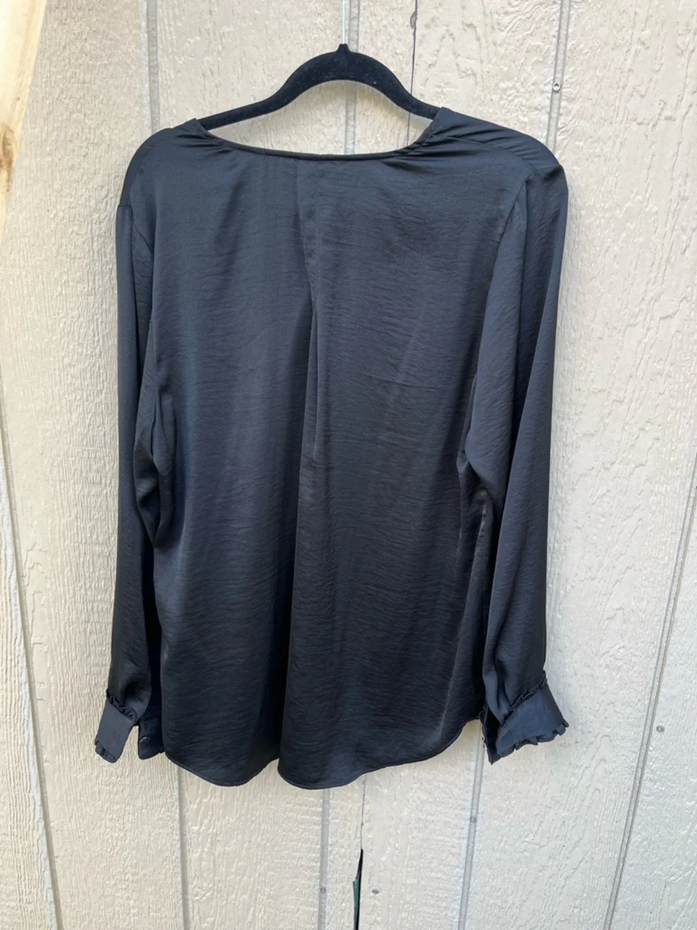 CAbi Classic Blouse Shirt Pullover V-Neck Long Sleeve Black Size Large